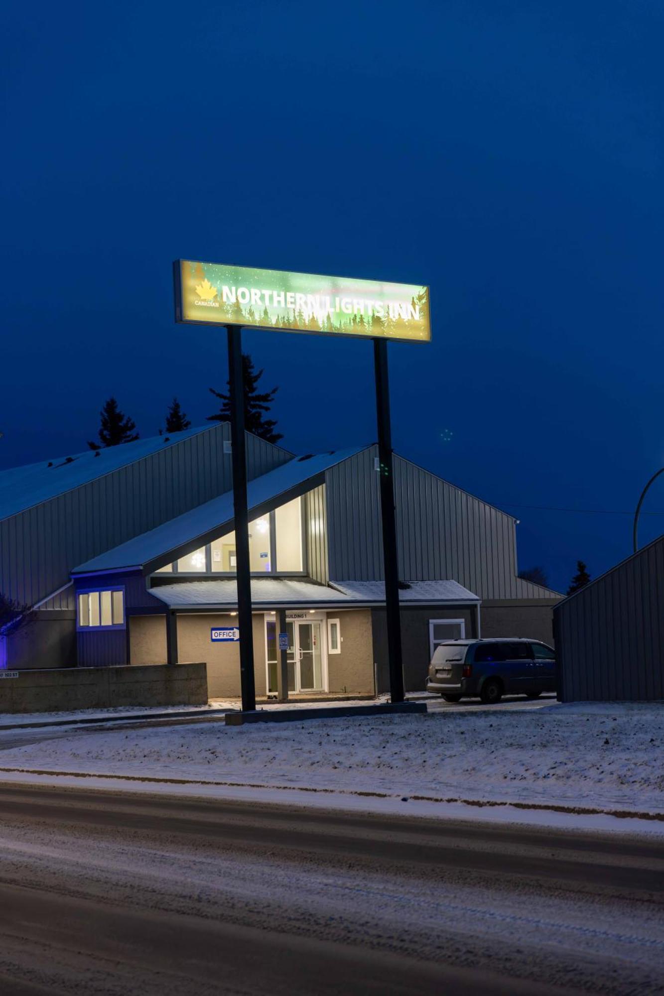 Northern Lights Inn Fort St. John Exterior foto